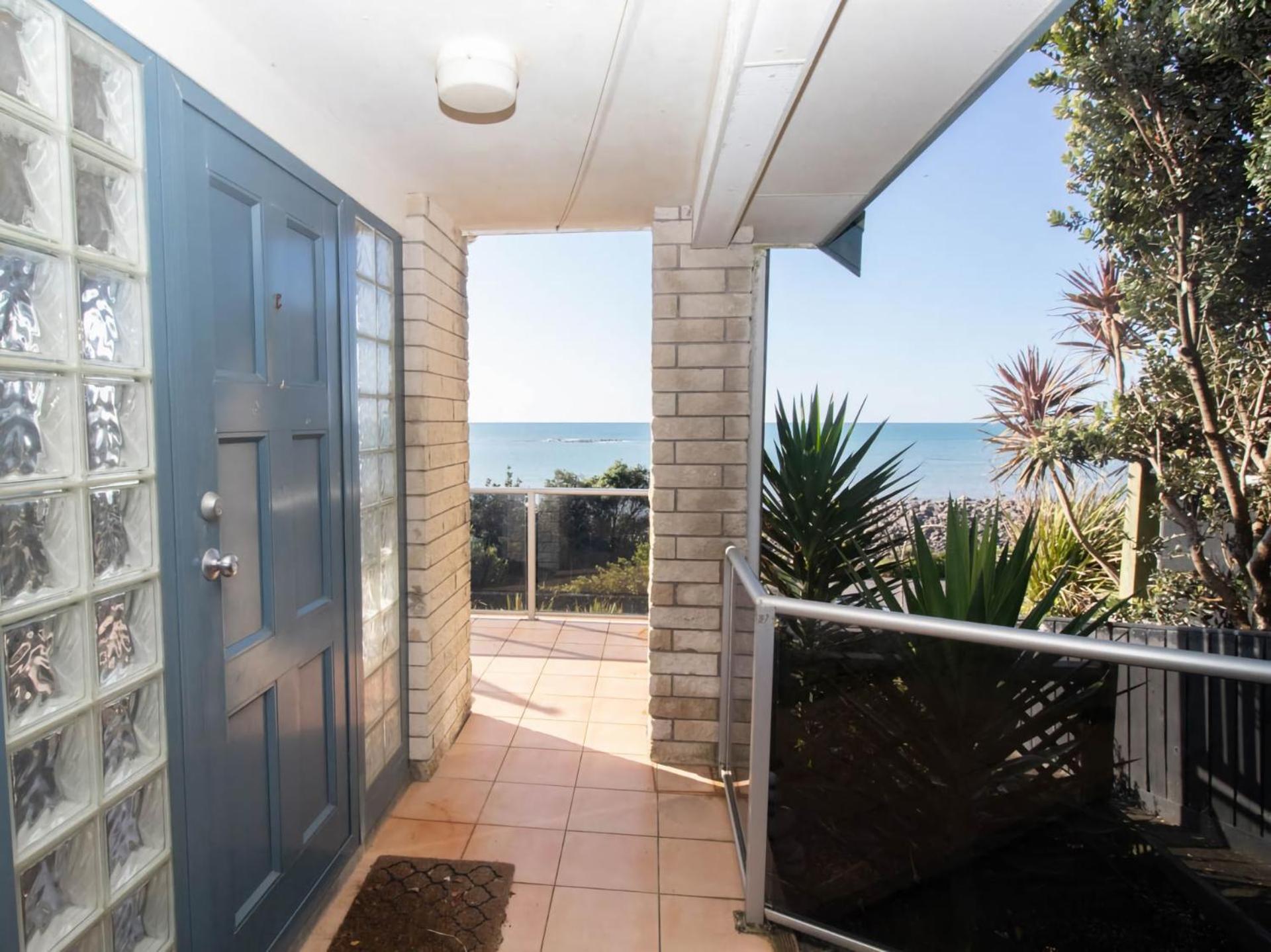 Beachfront Bliss On Wanaka Terrace Support Local Villa New Plymouth Luaran gambar